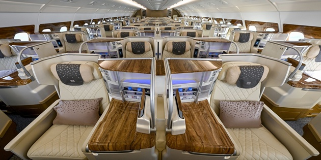 Emirates, 5 Milyar Dolarlık Yatırımla 100 Uçağını Tamamen Yenilendi